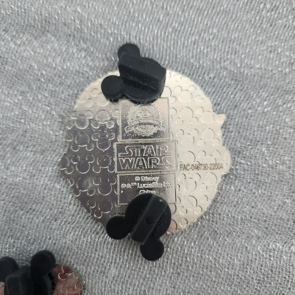 Disney Star Wars The Mandalorian Grogu Baby Yoda Enamel Pin Set of 3 2020